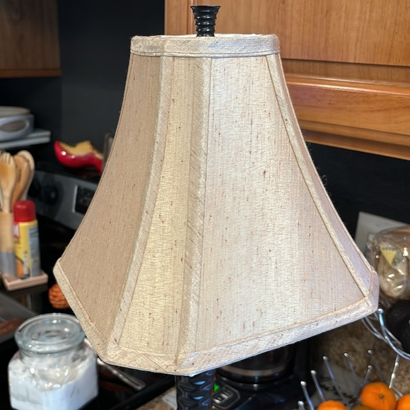 Lamp - Picture 3 of 4